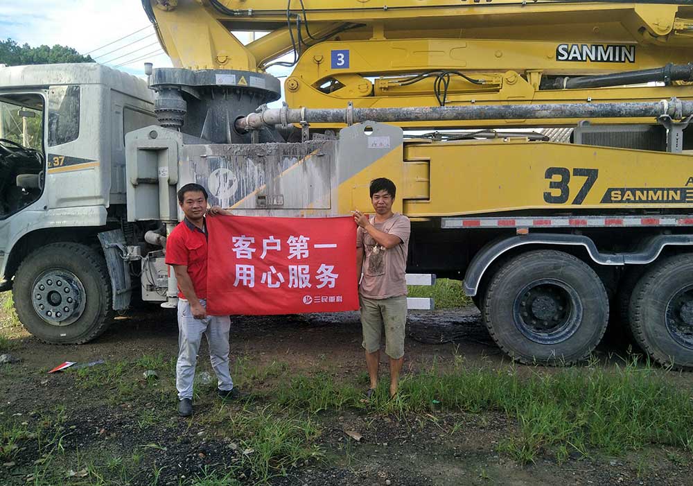 37米泵车施工 37米泵车施工